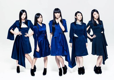 Dorothy Little Happy。左からKOUMI、MIMORI、MARI、KANA、RUUNA。