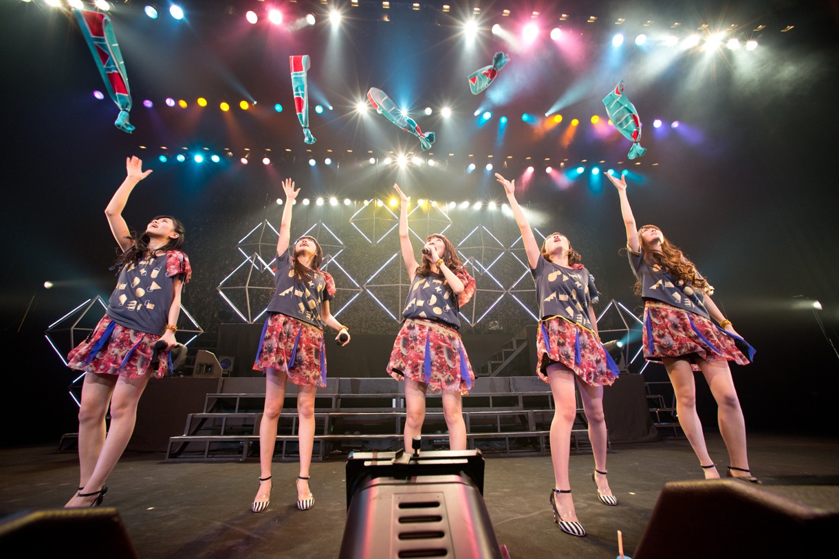 夢みるアドレセンス単独ライブ「輝け！夢アドアワード2014＠国際フォーラム」の様子。