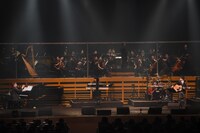 「虹色オーケストラ」東京国際フォーラム公演の様子。
