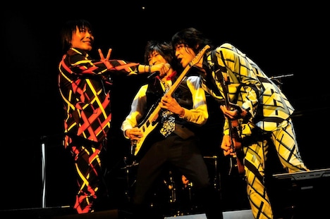 GRANRODEOとShinjiのコラボセッションの様子。（撮影：今元秀明）