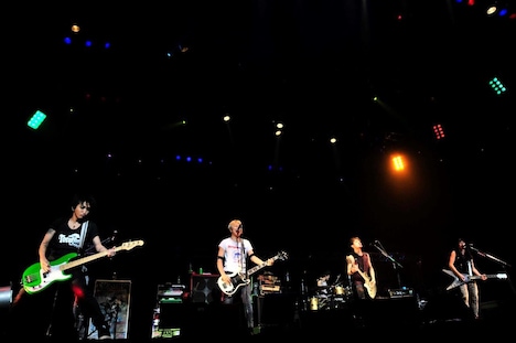 TOTALFATと明希のコラボセッションの様子。（撮影：今元秀明）