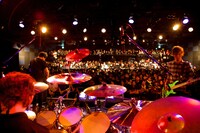 GARLICBOYS「俺たちのワンマン2014 at Last in OSAKA」のライブの様子。（Photo by Nariaki Ueda）