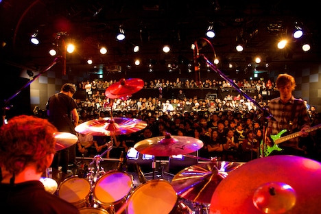 GARLICBOYS「俺たちのワンマン2014 at Last in OSAKA」のライブの様子。（Photo by Nariaki Ueda）