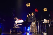 オシャレキシ（左）とレキシ（右）。（撮影：太田好治）