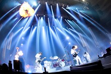 バンド演奏するDISH//。