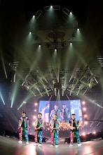 DISH//「DISH// 日本武道館単独公演 '15 元日 ～尖った夢の先へ～」の様子。