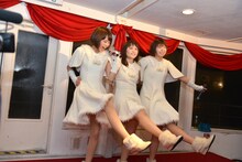 控えめにラインダンスするNegicco。