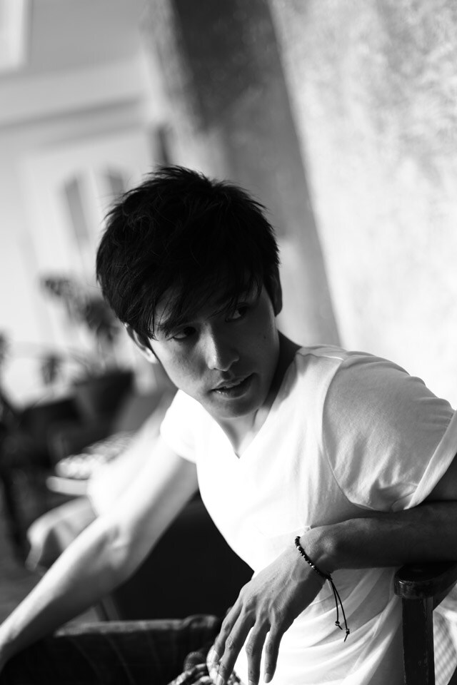 K×TRICERATOPS、アコースティックライブをUstream配信