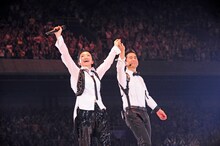 「AEON presents 25th Anniversary DREAMS COME TRUE CONCERT TOUR 2014 -ATTACK25-」広島公演の様子（Photo by KAZUMICHI KOKEI / TEPPEI）。