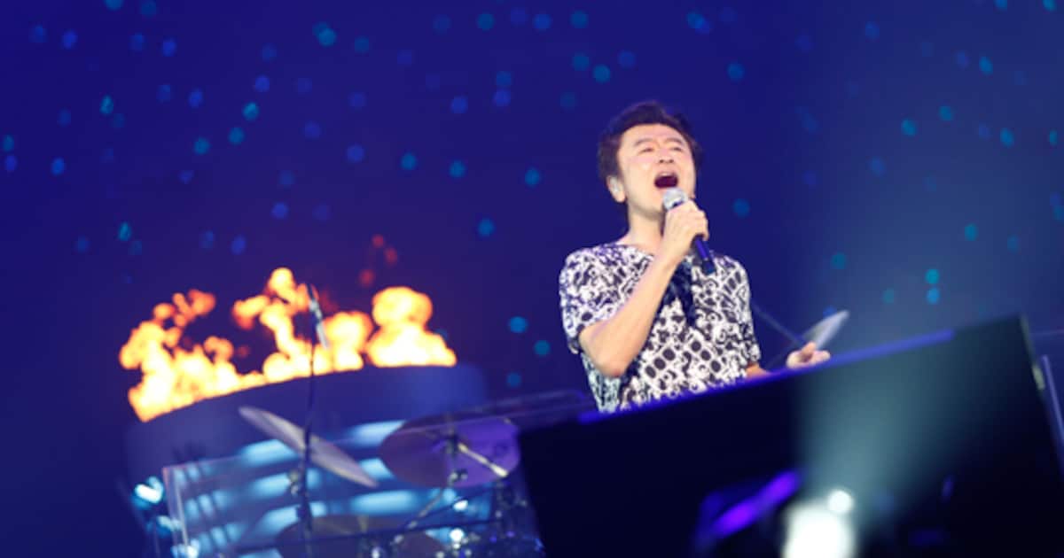 桑田佳祐、年越しライブについてラジオで説明と謝罪 - 音楽ナタリー