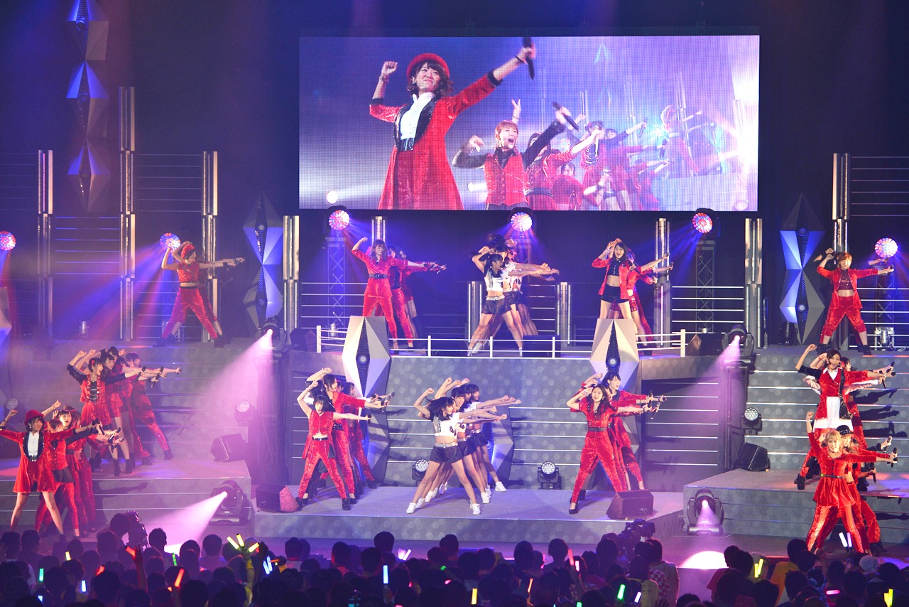 「Hello! Project 2015 WINTER DANCE MODE」初日公演の様子。