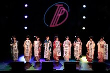 「東京パフォーマンスドール NEW YEAR DANCE SUMMIT 2015」1部の様子。