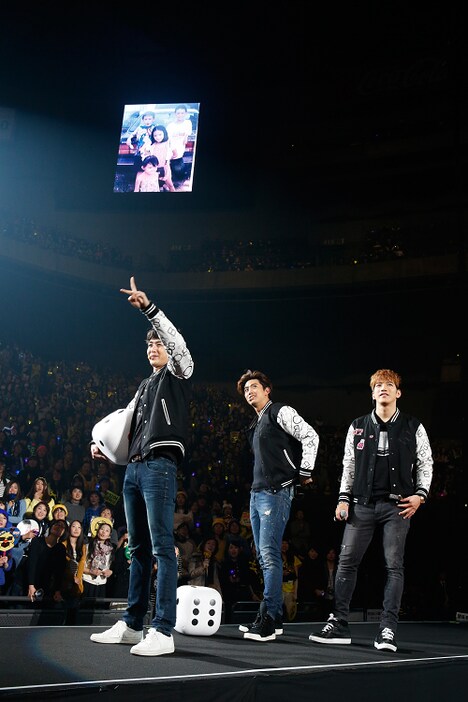 2PM「2PM Hottest Japan New Year's Party 2015“OLD BOY vs YOUNG BOY”」の様子。