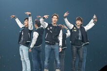 2PM「2PM Hottest Japan New Year's Party 2015“OLD BOY vs YOUNG BOY”」の様子。