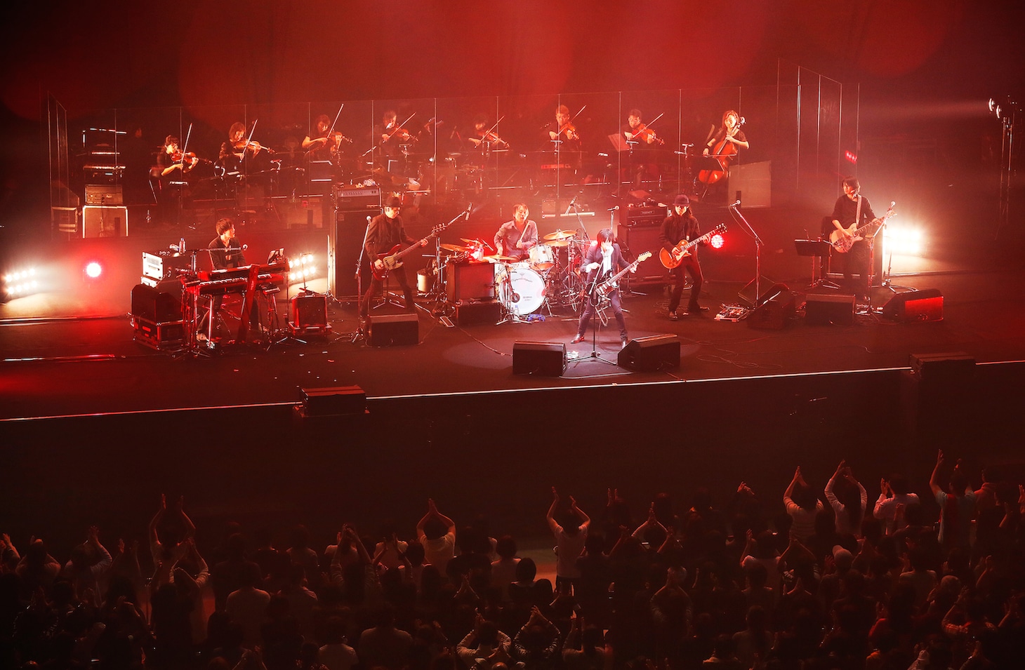 エレファントカシマシ「エレファントカシマシ 新春ライブ 2015」東京・日本武道館公演の様子。