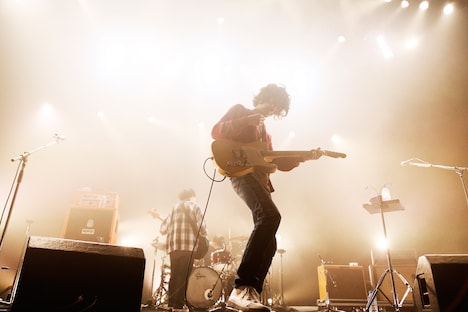 plenty「plenty 2014年 冬 ワンマンツアー」東京・渋谷公会堂公演の様子。（撮影：岡田貴之）