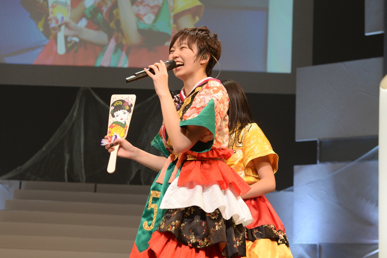 安本彩花
