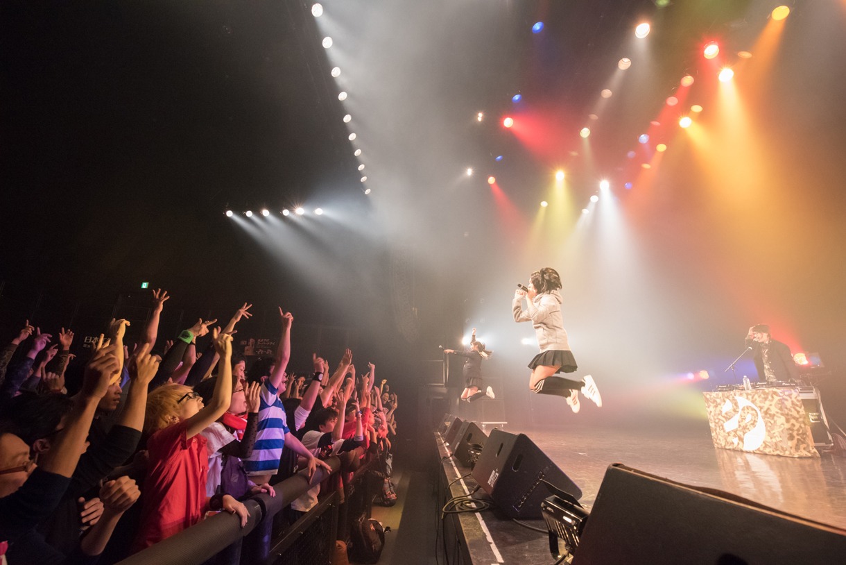 ライブベリーによるライブの様子。