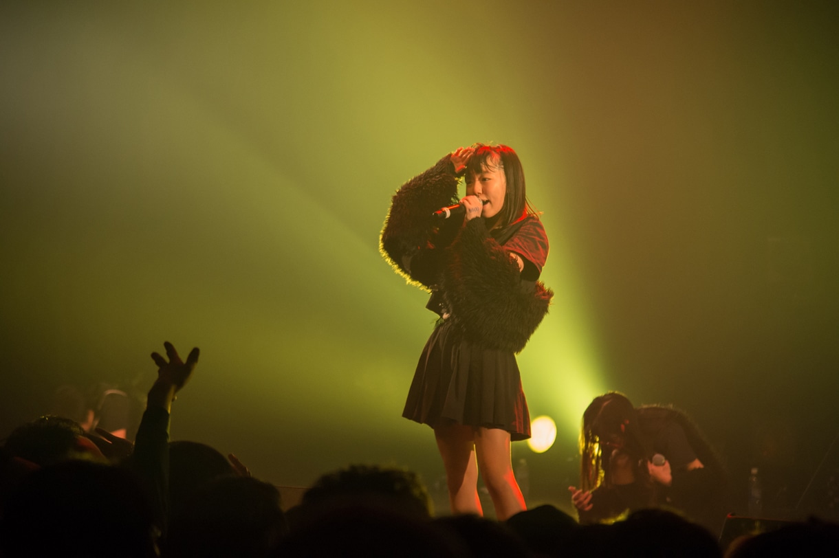 BELLRING少女ハートによるライブの様子。