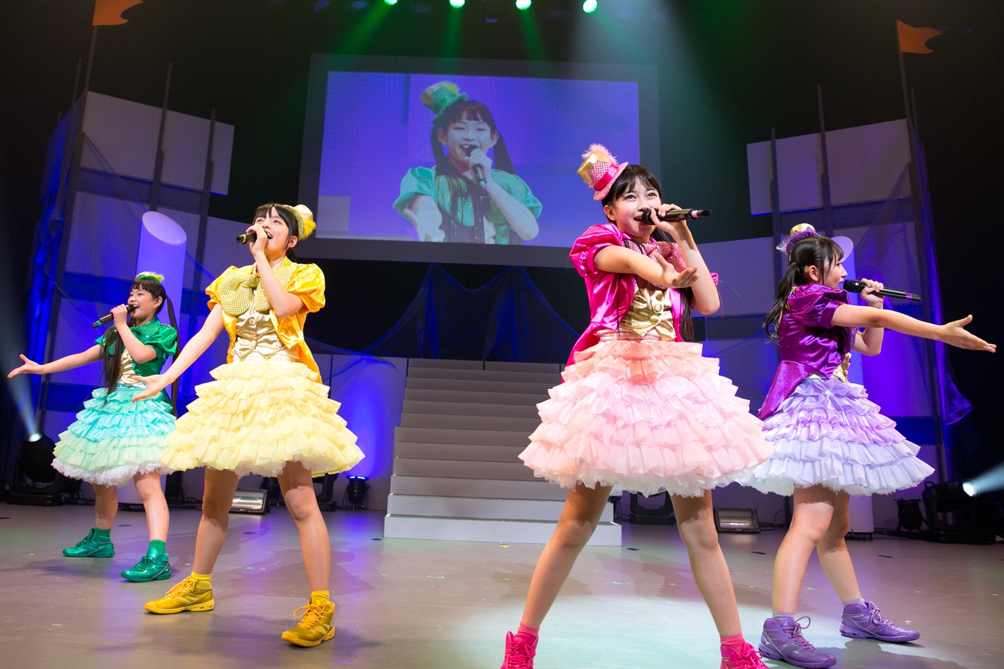 たこやきレインボー「俺のたこ虹ライブ」の様子。