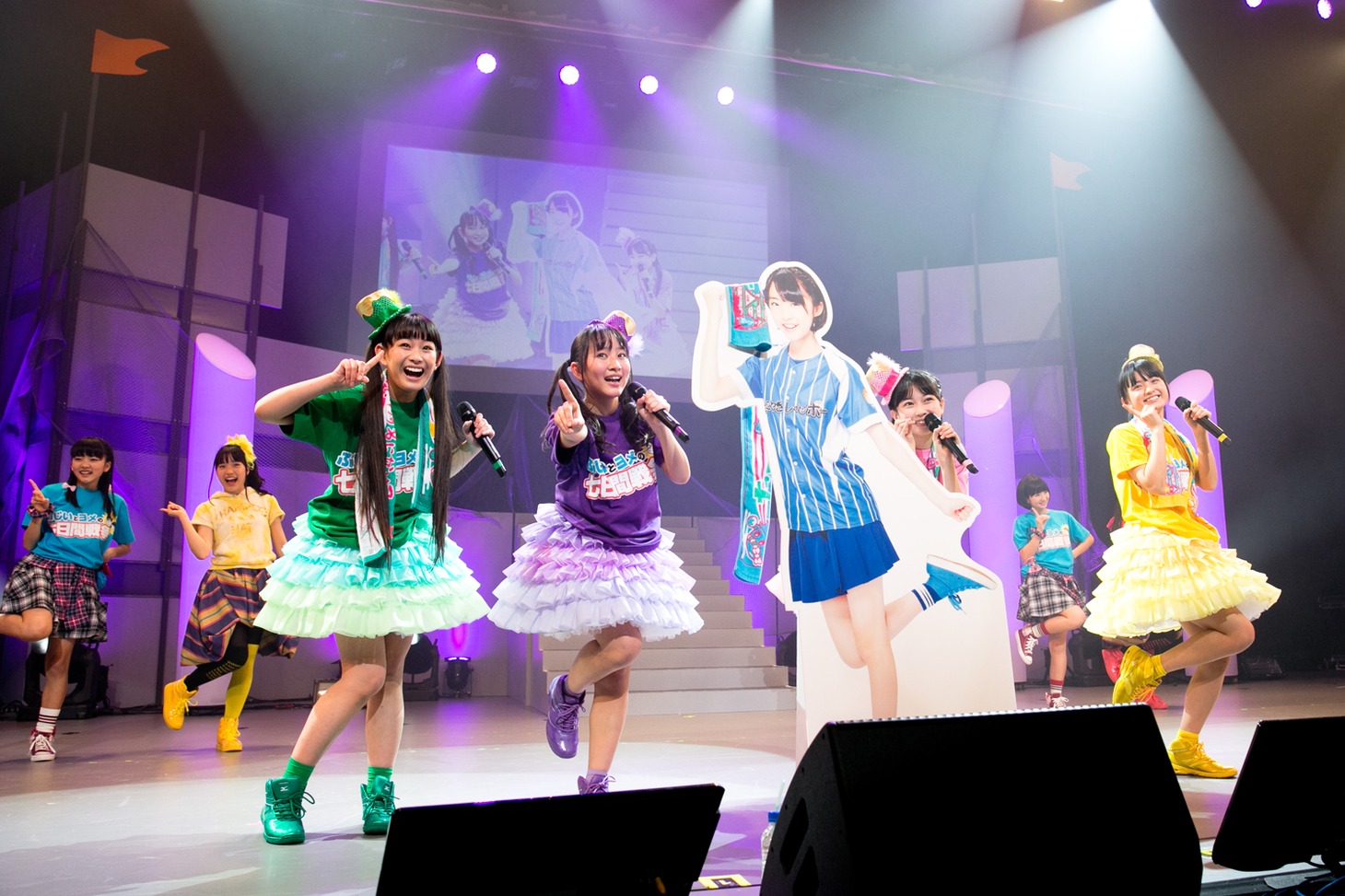 たこやきレインボー「俺のたこ虹ライブ」の様子。