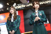 左から白石麻衣、橋本奈々未。
