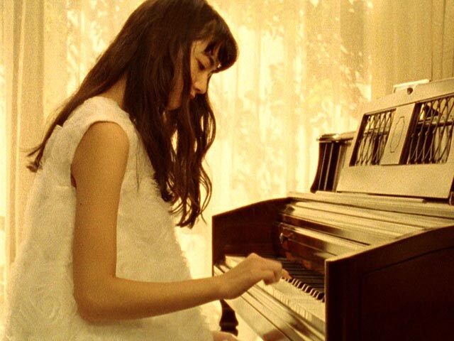 スペースシャワーTV新ステーションID「GIRL FILM MUSIC」PIANO ver.のワンシーン。