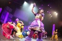 背面ケチャされる大黒柚姫。