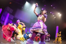 背面ケチャされる大黒柚姫。