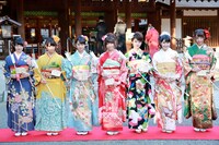成人式を行った乃木坂46の新成人メンバー。