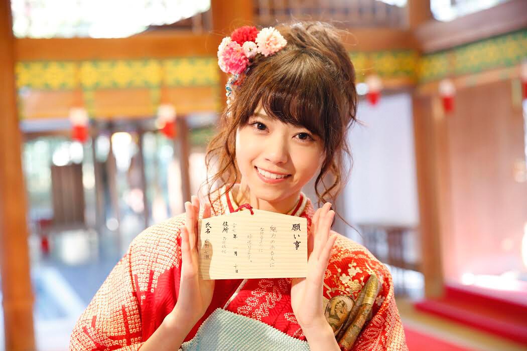 絵馬に願い事を書きこんだ西野七瀬。 - 乃木坂46“華の94年組”が成人式