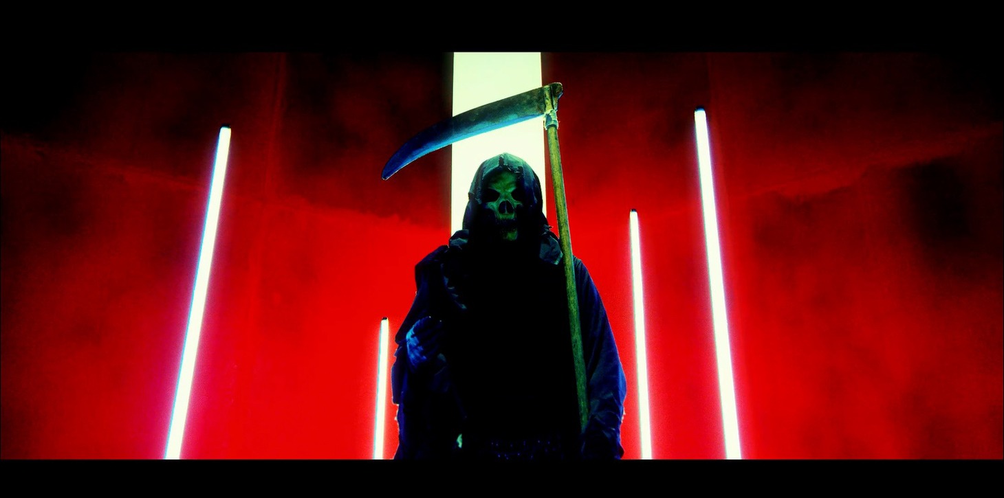 MAN WITH A MISSION「Seven Deadly Sins」のビデオクリップのワンシーン。