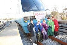 超特急の新成人メンバー。左からコーイチ、カイ、リョウガ、タクヤ、ユーキ。