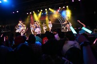 虹のコンキスタドール「『革命的xxx』」の様子。