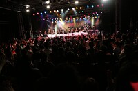 虹のコンキスタドール「『革命的xxx』」の様子。