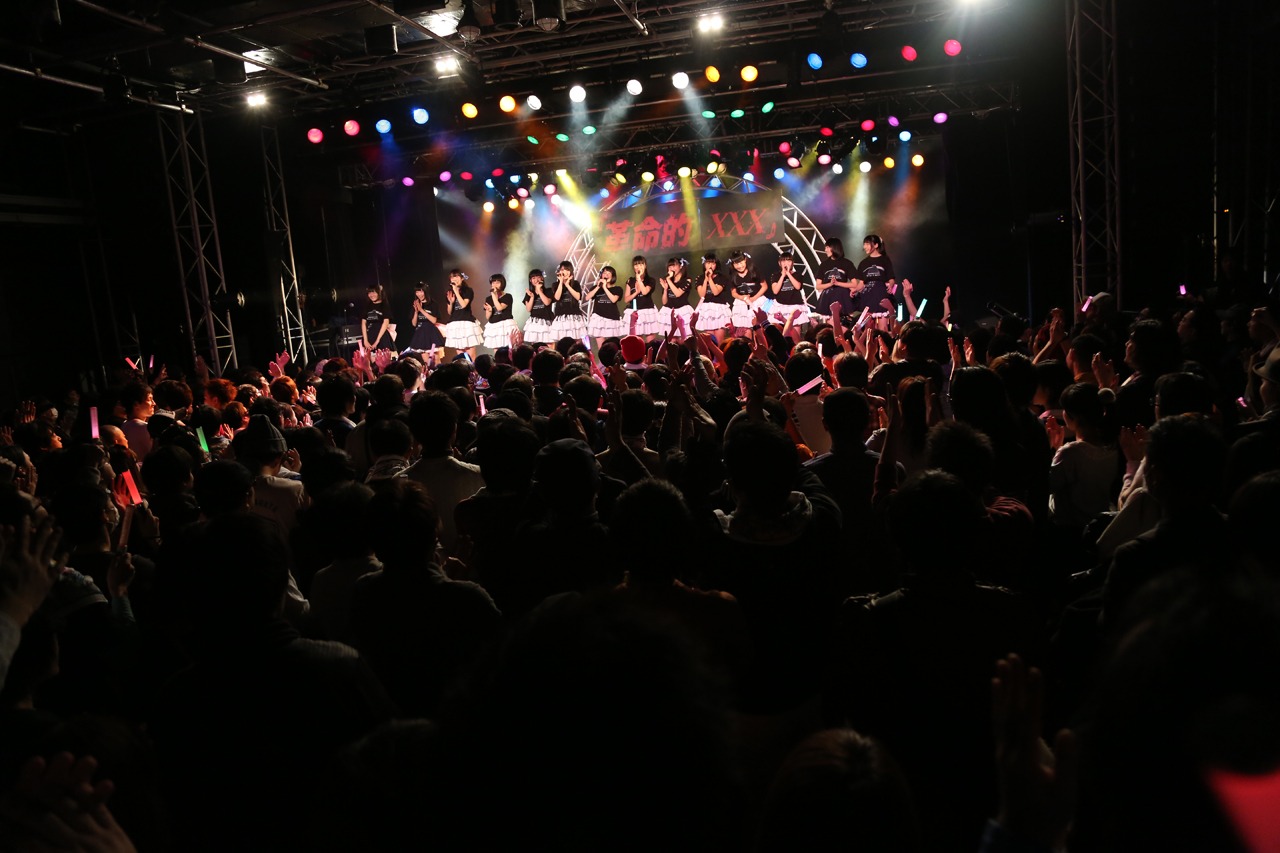 虹のコンキスタドール「『革命的xxx』」の様子。