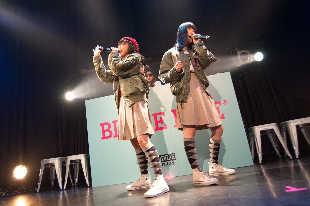 BILLIE IDLEによるお披露目ライブの様子。