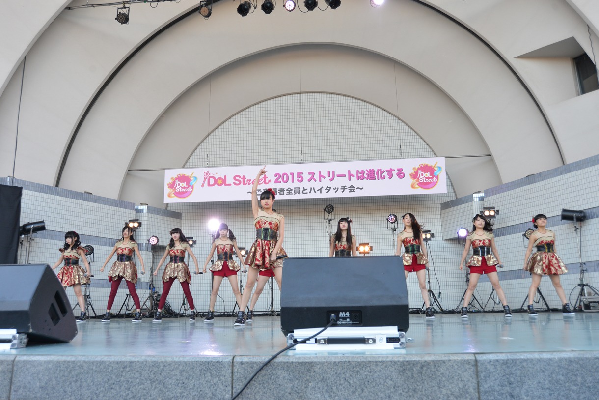 GEMによるミニライブの様子。