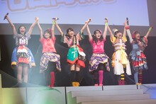私立恵比寿中学＆チームしゃちほこ「俺のエビしゃちライブ」フィナーレの様子。