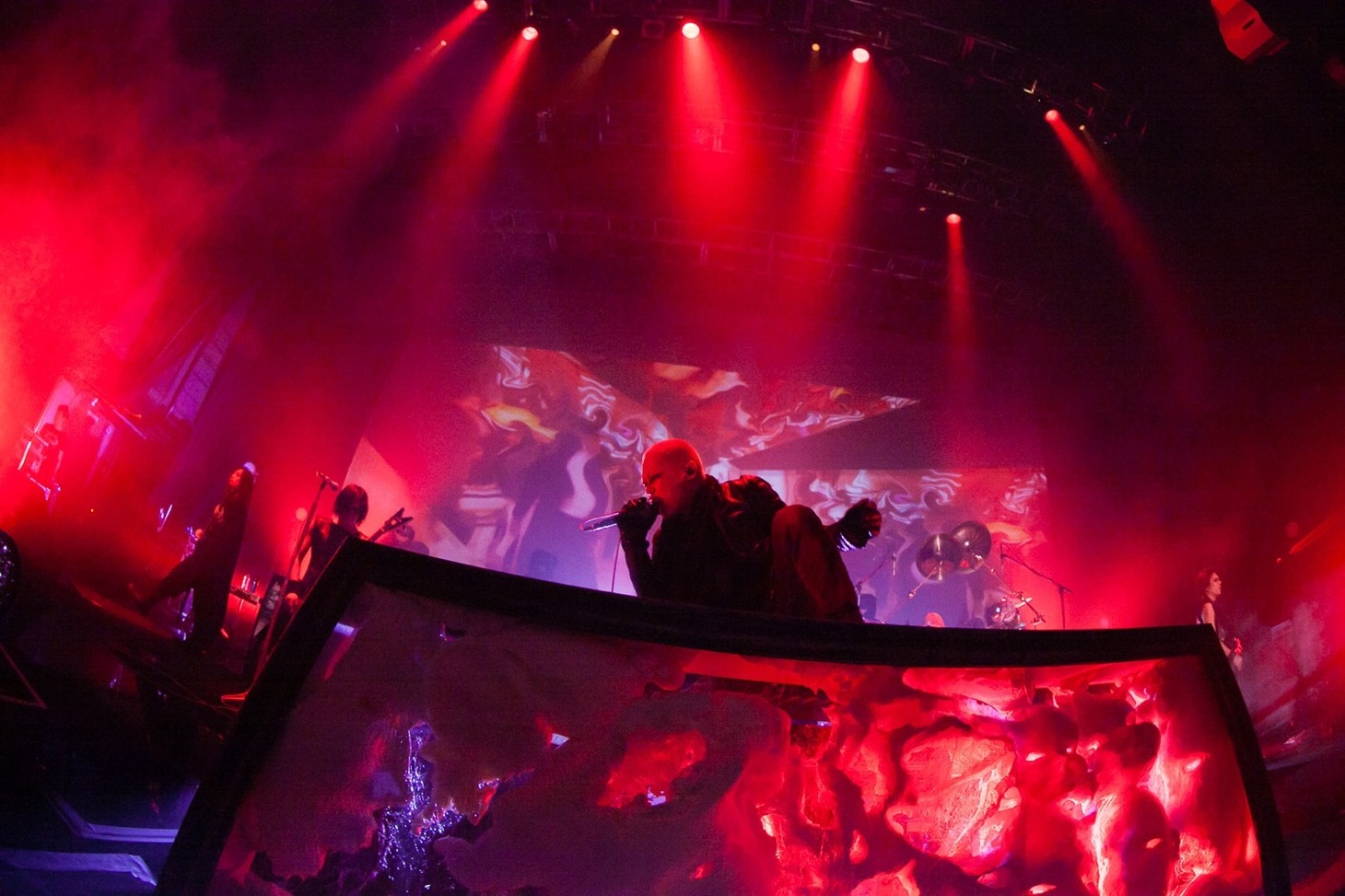 DIR EN GREY「TOUR14-15 BY THE GRACE OF GOD」1月11日の東京・新木場STUDIO COAST公演の様子。（撮影：小松顕一郎）