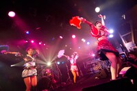 LUI◇FRONTiC◆松隈JAPANインディーズラストワンマンライブ「ジャポニカ最終ライブ～この支配からの卒業～」の様子。