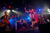 LUI◇FRONTiC◆松隈JAPANインディーズラストワンマンライブ「ジャポニカ最終ライブ～この支配からの卒業～」の様子。