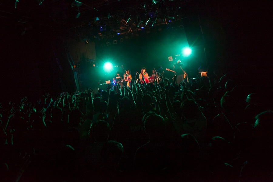 プラニメ ワンマンライブ「SAY HOW RAW!?」の様子。