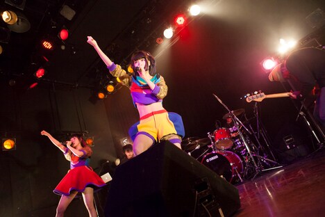 プラニメ ワンマンライブ「SAY HOW RAW!?」の様子。