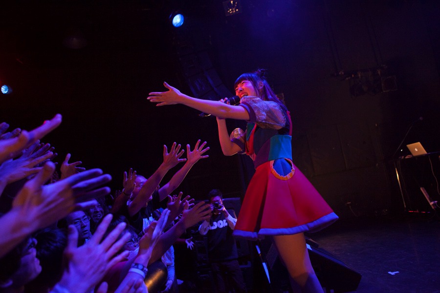 プラニメ ワンマンライブ「SAY HOW RAW!?」の様子。