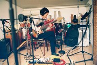 シャムキャッツ「TAKE CARE」レコーディング時の様子。