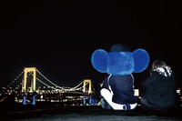 「ドアラルクカレンダー 2015」のワンカット。