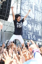 「OTODAMA'14～音泉魂～」でのキュウソネコカミのライブの様子。