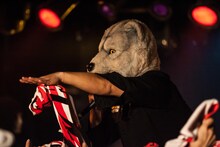 MAN WITH A MISSION「Seven Deadly Sins TOUR 2015」大阪・心斎橋DROP公演の様子。