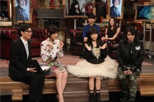 「音楽の時間～MUSIC HOUR～」のTRUSTRICKトークパートの様子。 (c)フジテレビ